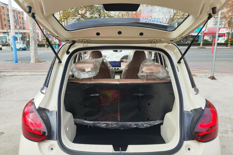 五菱汽车 五菱缤果 2025款 333km 悦享款机舱底盘23