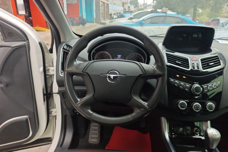 海马S5 2018款 1.6L 手动豪华型中控内饰13