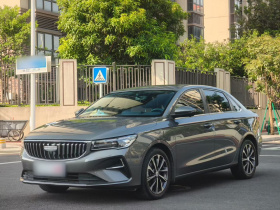 吉利汽车 帝豪 2025款 第4代 1.5L CVT尊贵型