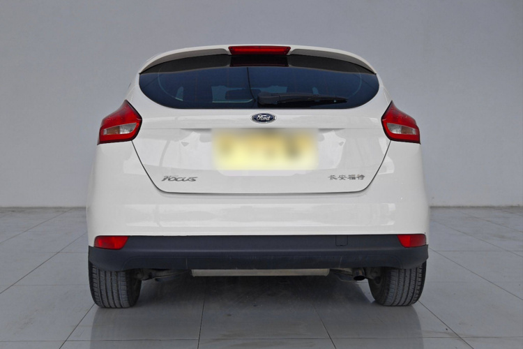 福特 福克斯 2018款 两厢经典 1.6L 自动舒适型智行版车身外观6004