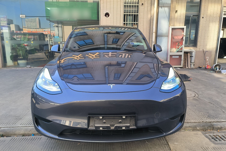 特斯拉 Model Y 2022款 改款 后轮驱动版车身外观2
