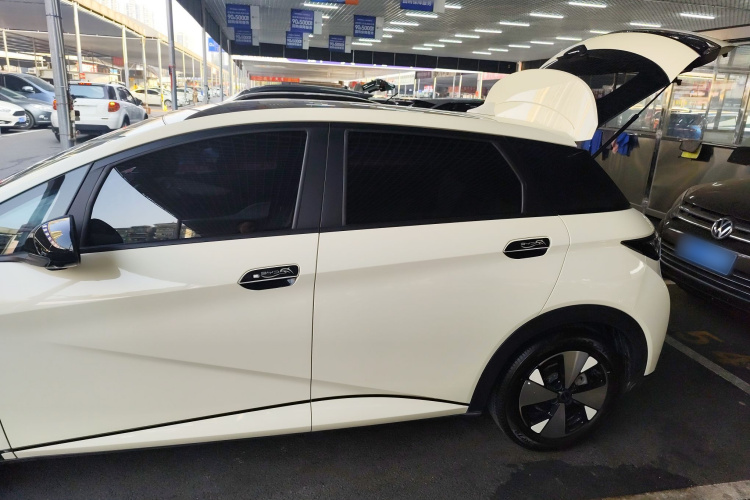 比亚迪 海豚 2023款 420km 时尚版局部细节9002