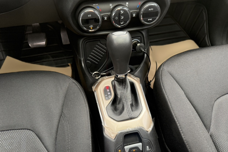 Jeep 自由侠 2016款 1.4T 自动劲能版+局部细节18