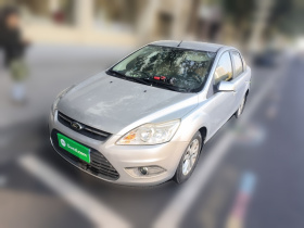 福特 福克斯 2013款 三厢经典 1.8L 自动基本型