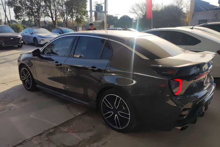 领克03 2025款 2.0TD DCT冠军版Pro车身外观4