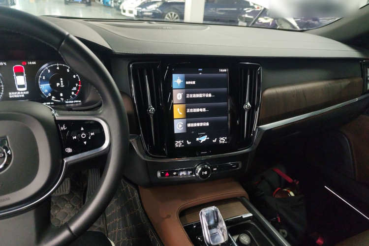 沃尔沃S90 2021款 B5 智远豪华版中控内饰12
