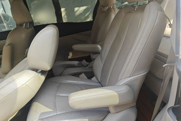 别克GL8 2017款 25S 豪华型 国V中控内饰7004