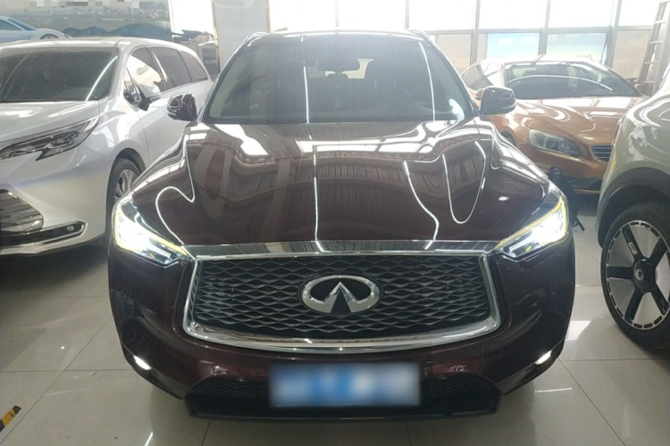 英菲尼迪QX50 2018款 2.0T 四驱菁英版车身外观2