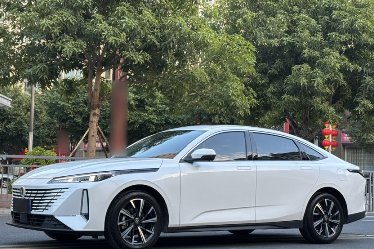 长安 逸动 2024款 1.5T GDI自动 尊贵型车身外观6003