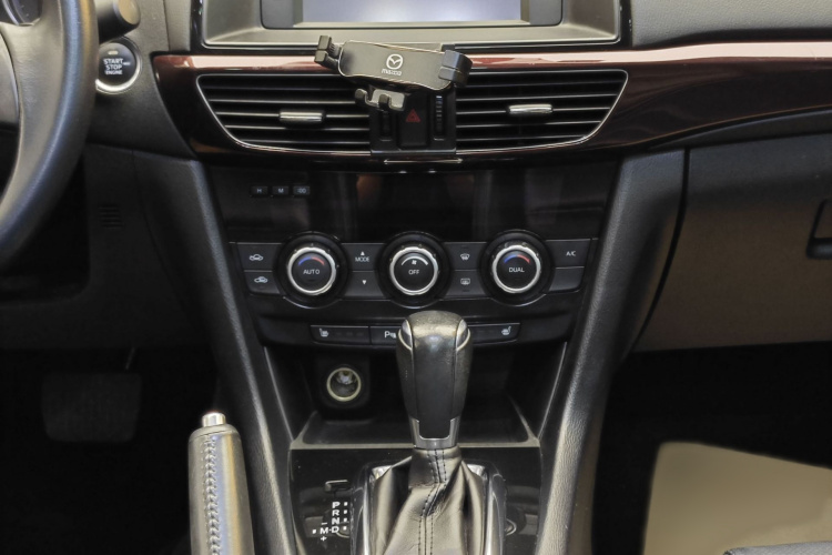 马自达 阿特兹 2015款 2.0L 蓝天尊贵版中控内饰7007