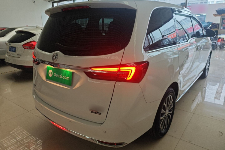 别克GL8 2023款 改款 陆上公务舱 豪华型车身外观7