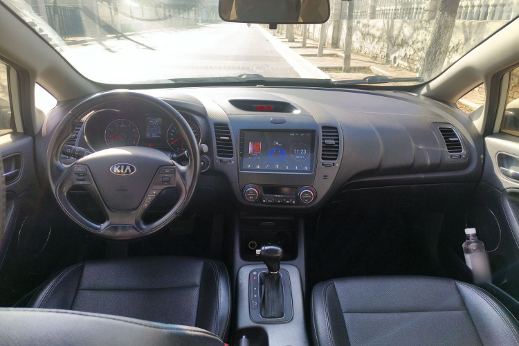 起亚K3 2015款 1.6L 自动DLX中控内饰7004