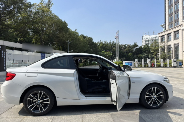 宝马2系(进口) 2018款 220i 运动设计套装车身外观6002