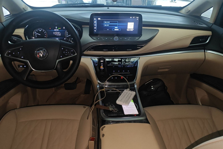 别克GL8 2023款 改款 陆上公务舱 豪华型中控内饰12