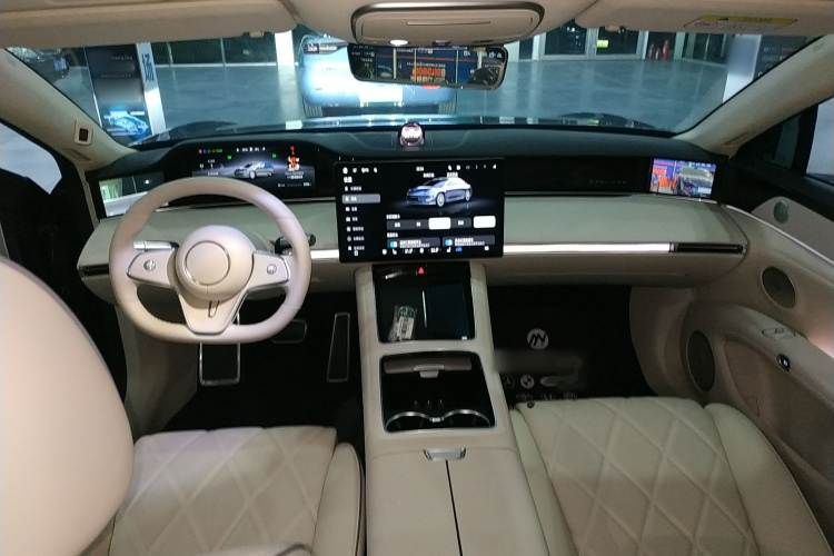 鸿蒙智行 享界S9 2025款 增程 Ultra中控内饰7002