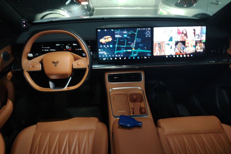 哪吒汽车 哪吒L 2024款 增程 220 闪充版中控内饰7002