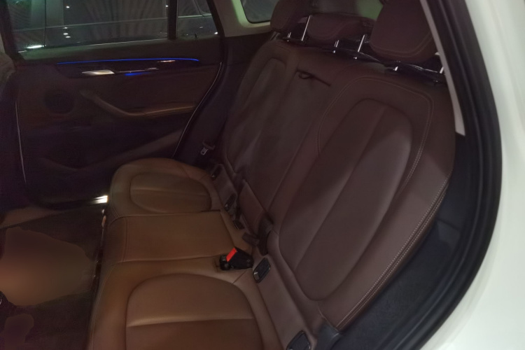 宝马X1 2020款 sDrive20Li 尊享型中控内饰21