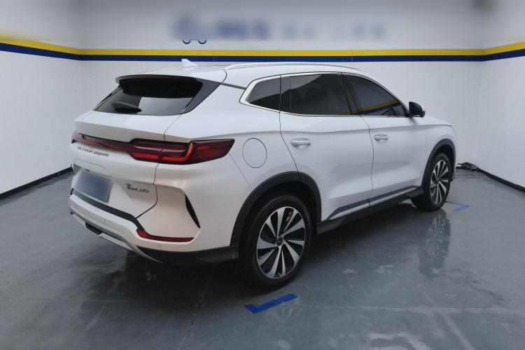 比亚迪 宋PLUS新能源 2023款 冠军版 EV 520KM 旗舰型车身外观7
