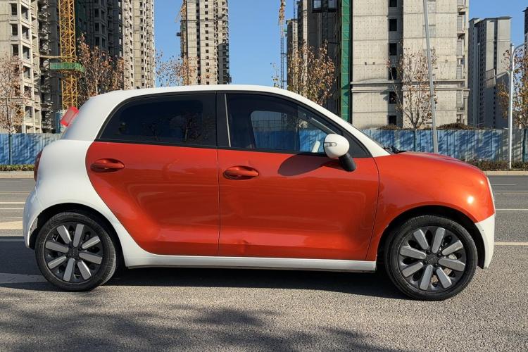 欧拉黑猫 2019款 351km 女神版车身外观6002