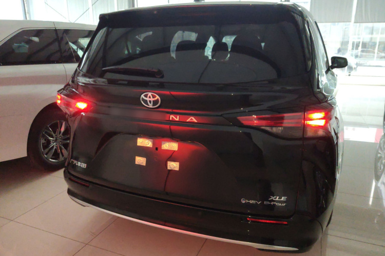 丰田 赛那SIENNA 2026款 2.5L 双擎四驱豪华版车身外观6