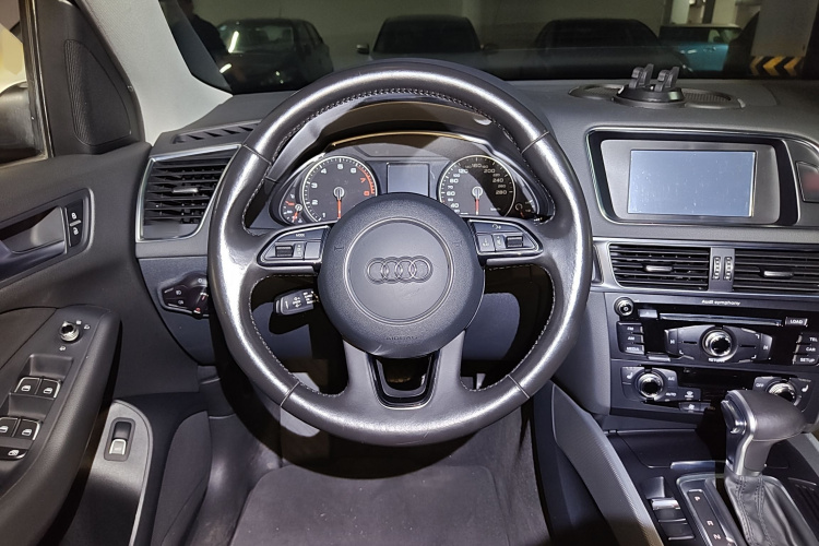 奥迪Q5 2015款 40 TFSI 技术型局部细节13