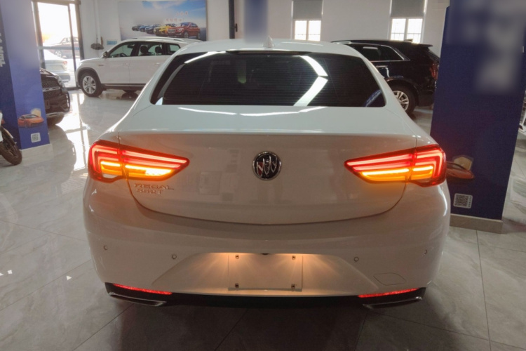 别克 君威 2020款 552T 精英型车身外观6