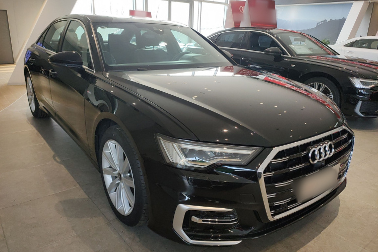 奥迪A6L 2024款 45 TFSI 臻选动感型车身外观3