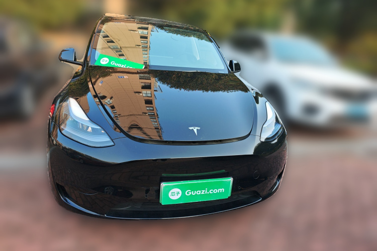 特斯拉 Model Y 2023款 后轮驱动版车身外观2