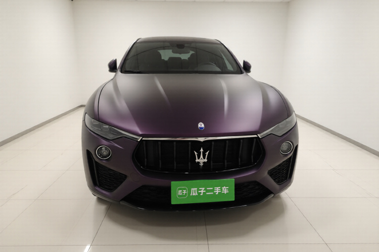 玛莎拉蒂 Levante 2022款 3.0T Modena车身外观2