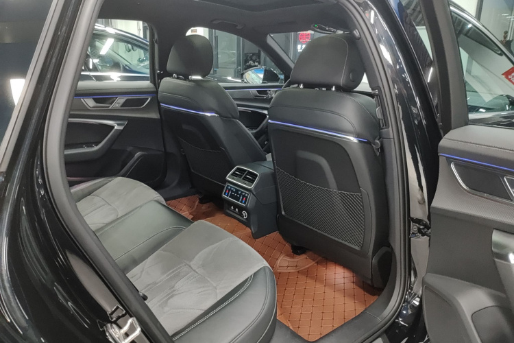 奥迪A6L 2023款 改款 45 TFSI 臻选动感型中控内饰7010