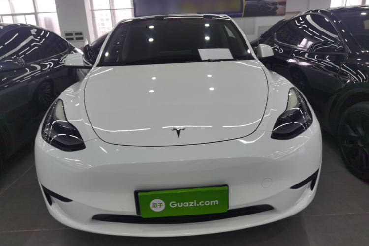 特斯拉 Model Y 2022款 改款 后轮驱动版车身外观2