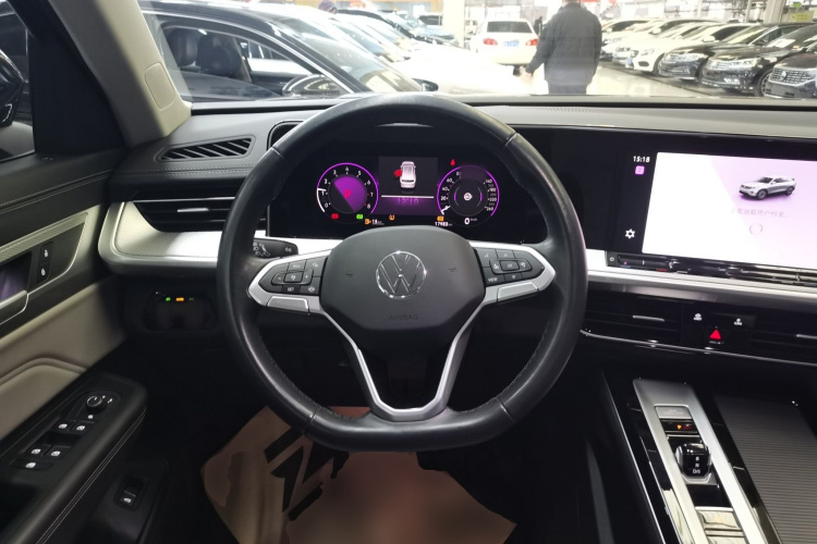 大众 揽巡 2023款 330TSI 豪华巡逸版中控内饰13