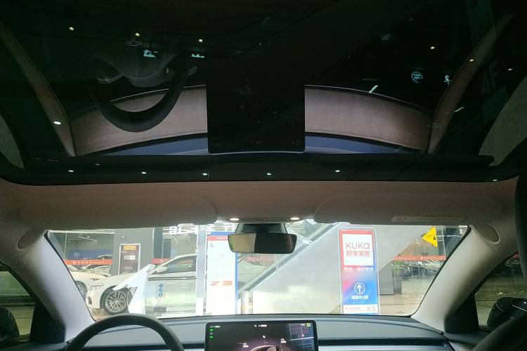 特斯拉 Model 3 2022款 后轮驱动版中控内饰22