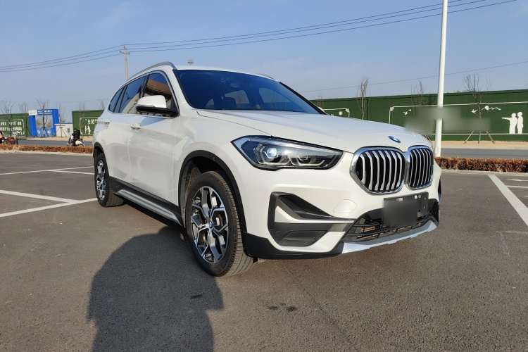 宝马X1 2020款 sDrive20Li 尊享型车身外观6002