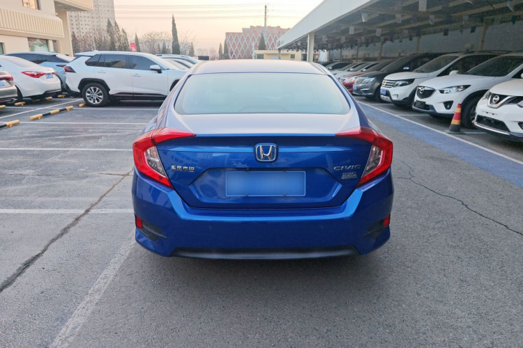 本田 思域 2016款 220TURBO 手动豪华版车身外观6