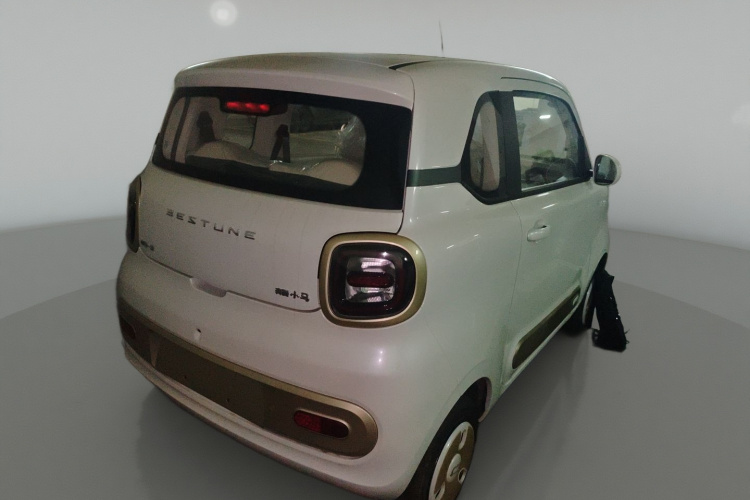 奔腾小马 2026款 222km 炫彩马车身外观7