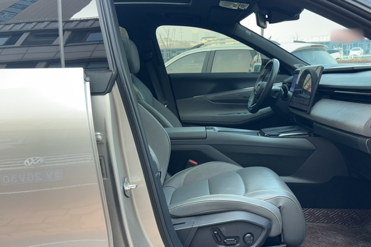 领克08 EM-P 2025款 120km 长续航Pro局部细节41