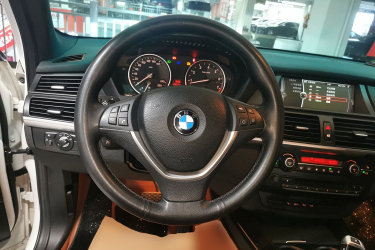 宝马X5(进口) 2013款 xDrive35i 臻享版中控内饰13