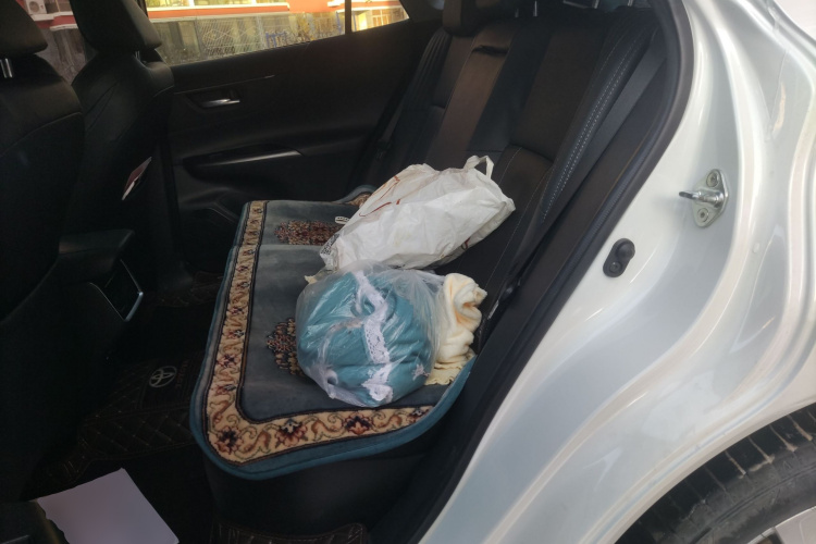 丰田 凌放HARRIER 2022款 双擎 2.5L CVT四驱尊享版中控内饰21