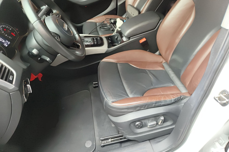 奥迪Q5 2017款 Plus 40 TFSI 技术型中控内饰19