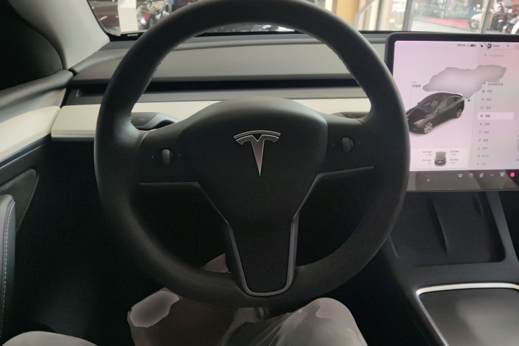 特斯拉 Model Y 2021款 长续航全轮驱动版 3D7中控内饰13