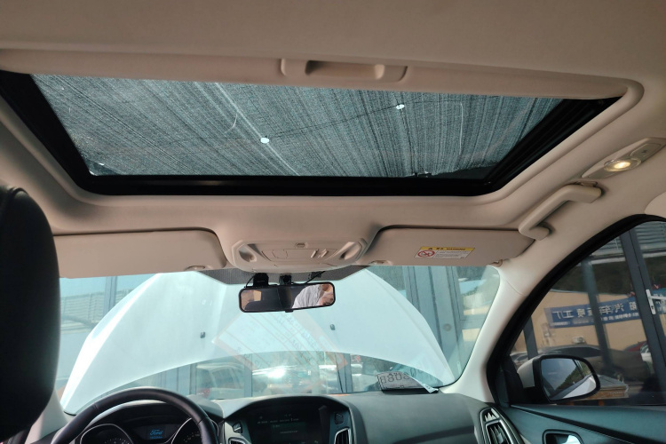 福特 福克斯 2017款 两厢 1.6L 手动风尚型智行版局部细节22