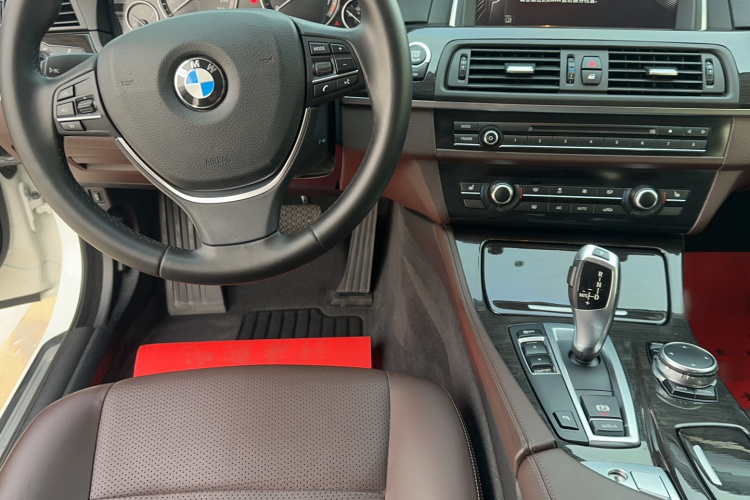 宝马5系 2014款 525Li 豪华设计套装中控内饰7003