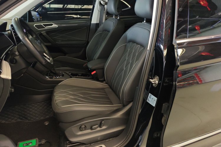 大众 途观L 2023款 改款 330TSI 自动两驱R-Line越享版局部细节19