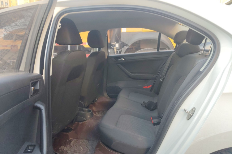 大众 捷达 2017款 1.4L 手动时尚型中控内饰21