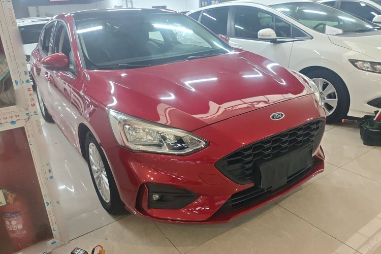 福特 福克斯 2020款 三厢 1.5L 自动锋跃型车身外观3