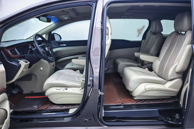 别克GL8 2017款 25S 豪华型 国V中控内饰7003