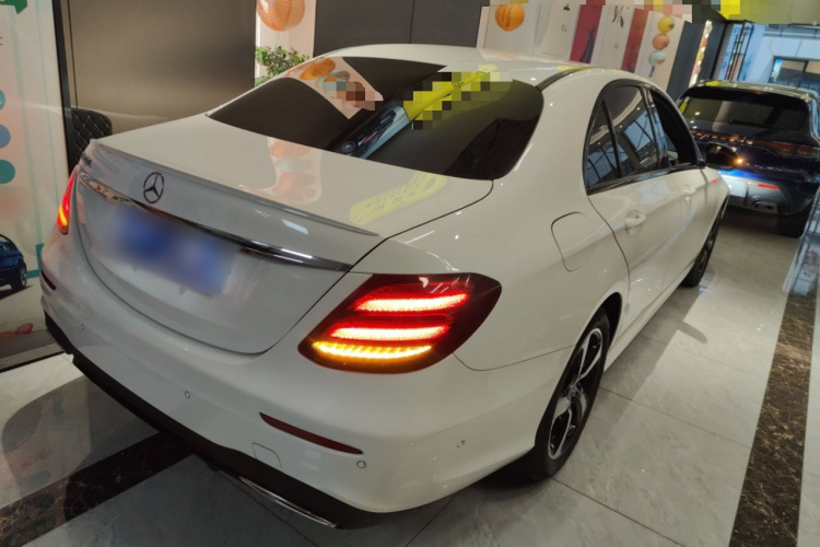 奔驰E级 2017款 E 200 运动型车身外观7