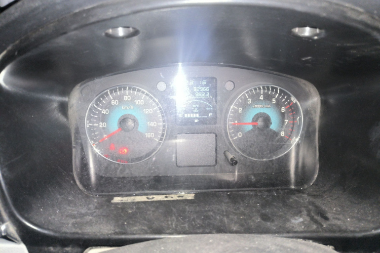 金杯 新海狮X30L CNG 2018款 1.5L财富版天然气车客车SWFC15局部细节14