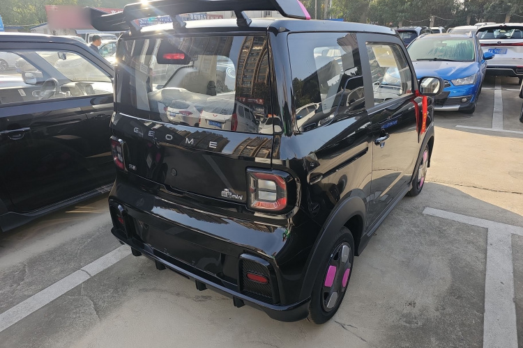 吉利银河 2025款 210km 熊猫卡丁车身外观7